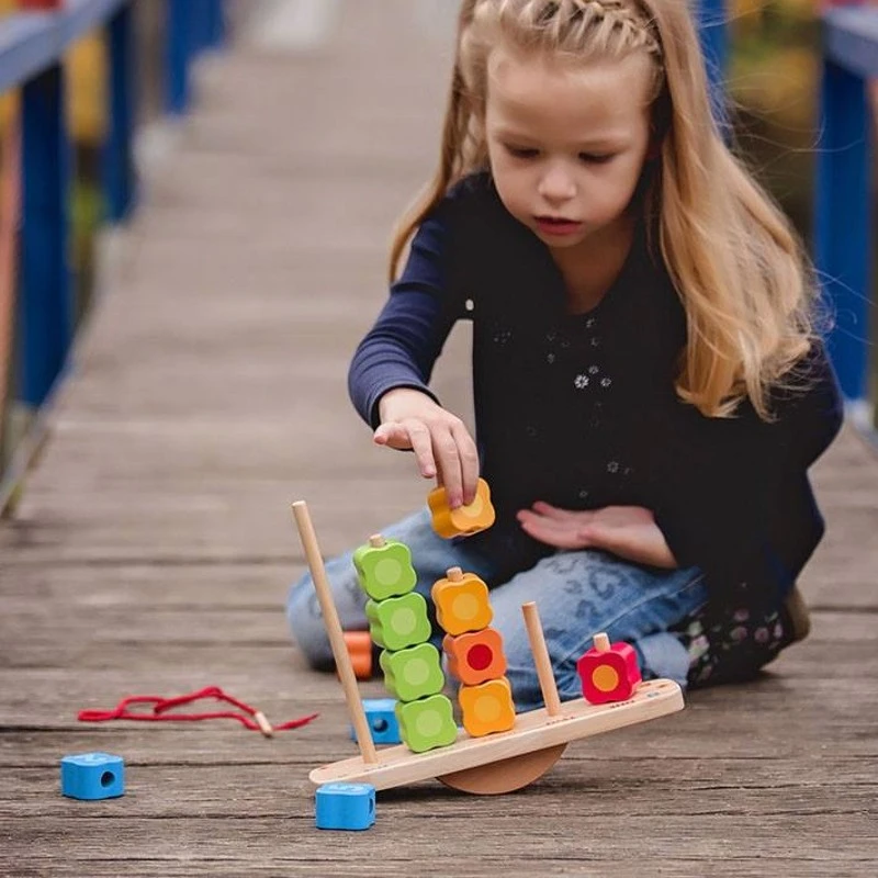 Дървена дидактическа играчка Pino, 3 в 1, За низане, сортиране и баланс